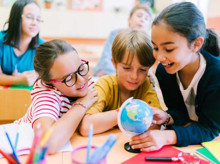 Bonus tutti a scuola da 4032 euro come richiederlo - Giornalepop.it (Fonte Foto Canva)
