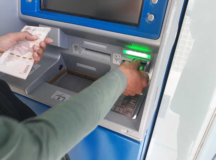 Impossibile prelevare denaro scatta l'allarme - Giornalepop.it (Fonte Foto Canva)