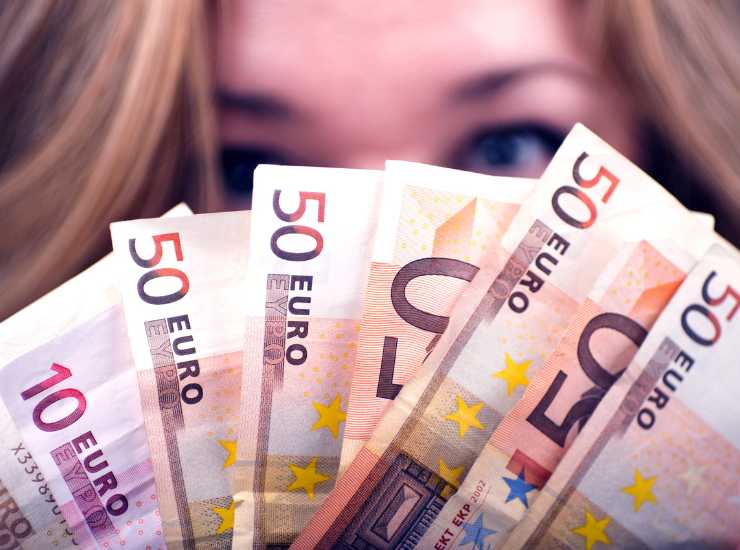 Risparmiare 350 euro sulle bollette - Giornalepop.it (Fonte foto Canva)