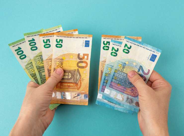 500 euro per le famiglie - Giornalepop.it (Fonte foto Canva)