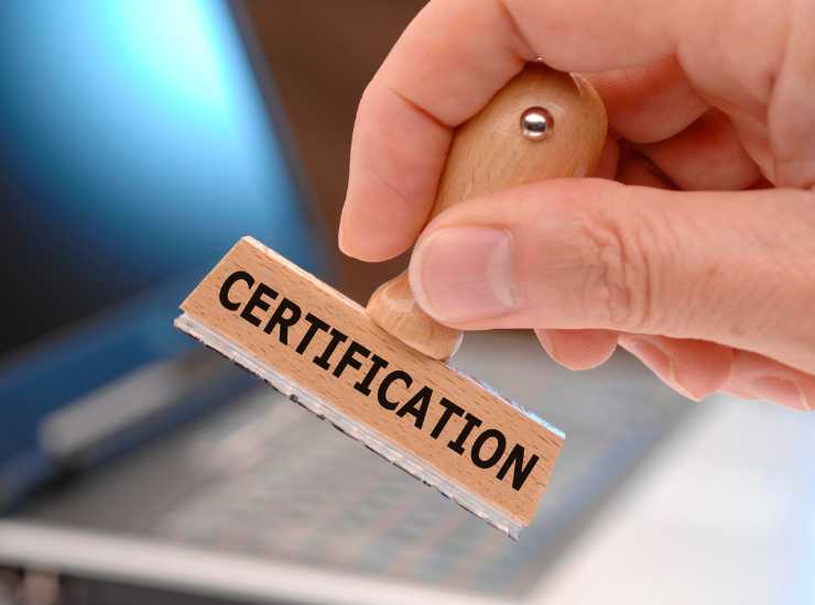 Addio certificato medico a lavoro - Giornalepop.it (Fonte foto Canva)