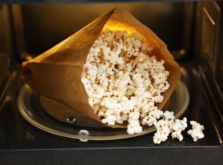Arresto cardiaco a causa del pop-corn - Giornalepop.it (Fonte foto Canva)