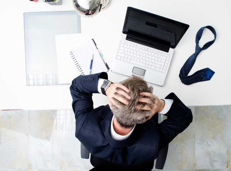 Lavoro addio agli stipendi passa la legge - Giornalepop.it (Fonte foto Canva)