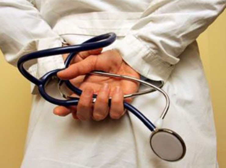 Certificati falsi per invalidità, medici nella bufera - Giornalepop.it