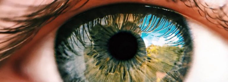 I DIFETTI VISIVI CORRETTI CON LA CHIRURGIA