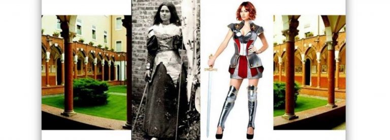 L’IMPREVEDIBILE SUCCESSO DI “SANTA COSPLAYER”