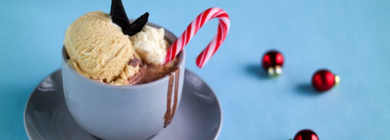 MANGIARE IL GELATO A NATALE
