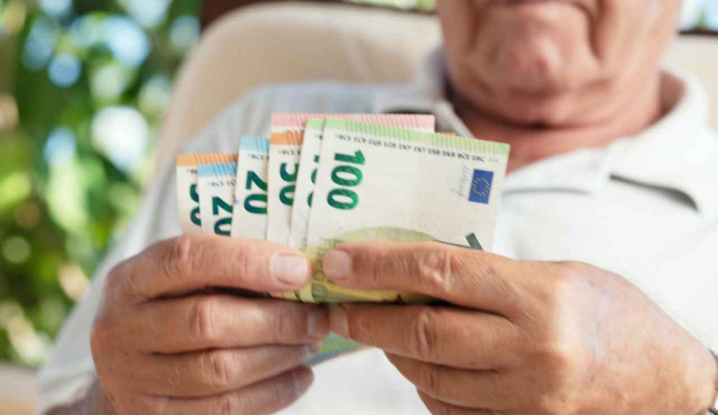 Pensioni italiani allarme - Giornalepop.it (Fonte foto Canva)