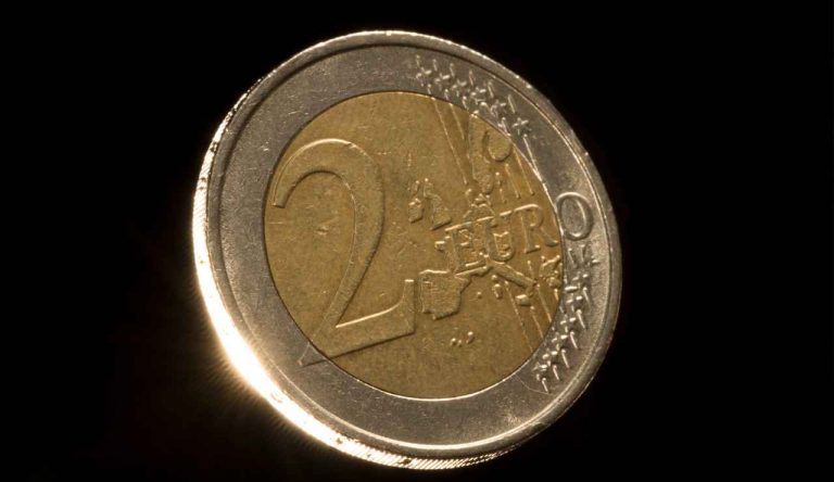 Moneta da 2 euro che vale una fortuna - Giornalepop.it (Fonte Foto Canva)