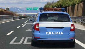 Posto di blocco patante multa 5100 euro - Giornalepop.it (Fonte foto Canva)