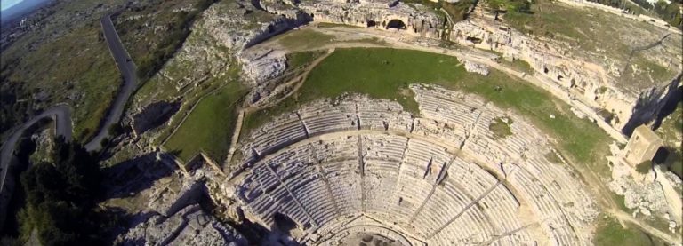 A SIRACUSA SI FA TEATRO DA OLTRE CENTO ANNI