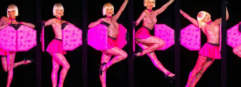 LE RAGAZZE IMPARANO LO STRIPTEASE PER PIACERE A SE STESSE