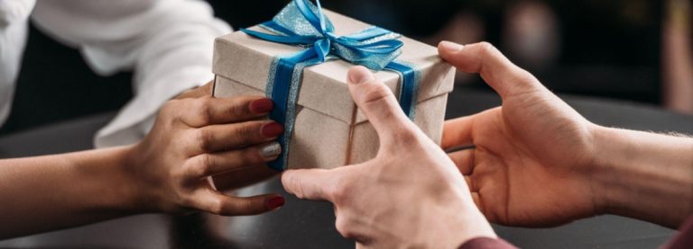 REGALI AL PROPRIO LUI PER L’ANNIVERSARIO DI FIDANZAMENTO