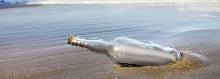 HO TROVATO UN MESSAGGIO IN BOTTIGLIA CON DUE PAROLE…