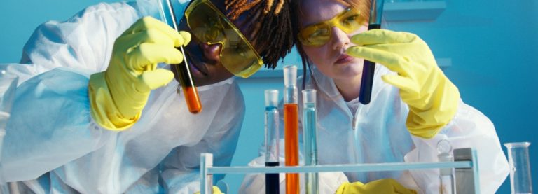 STRUMENTI DA LABORATORIO: LA CAPPA A FLUSSO LAMINARE