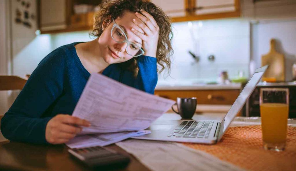 Aumento del canone in bolletta - Giornalepop.it (Fonte foto Canva)