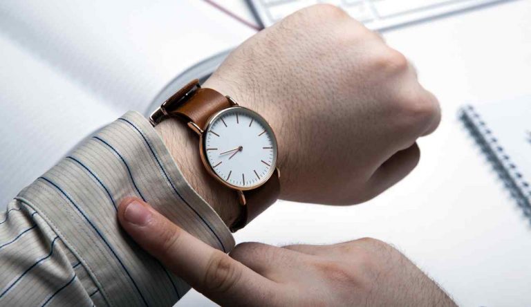 Giornate da 32 ore arriva la conferma dal Parlamento Europeo - Giornalepop.it (Fonte foto Canva)