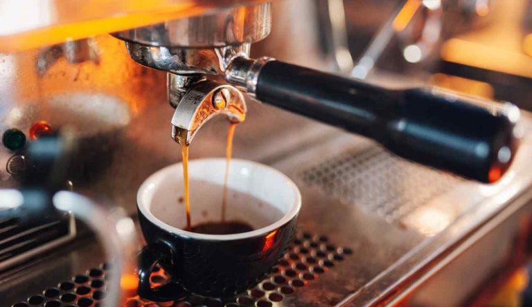 Il caffè diventa pericoloso - Giornalepop.it (Fonte foto Canva)
