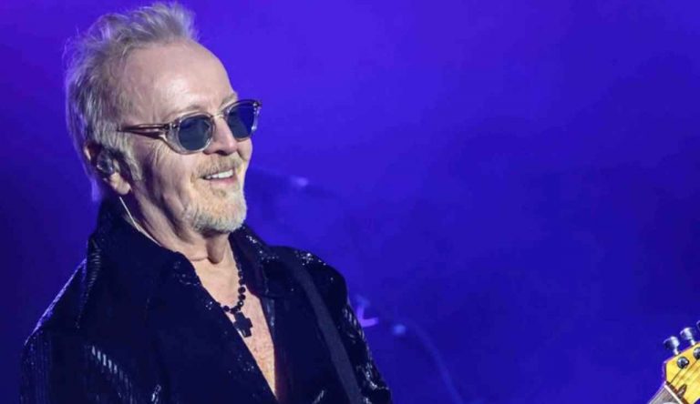 Umberto Tozzi addio alle scene - Giornalepop.it (Fonte foto Instagram @/umbertotozziofficial)