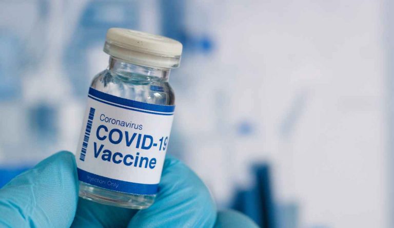 Vaccini anticovid colpiscono il cuore - Giornalepop.it (Fonte foto Canva)