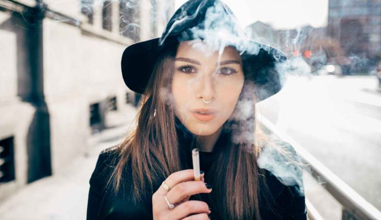 Vaccini anticovid colpiscono il cuore - Giornalepop.it (Fonte foto Canva)