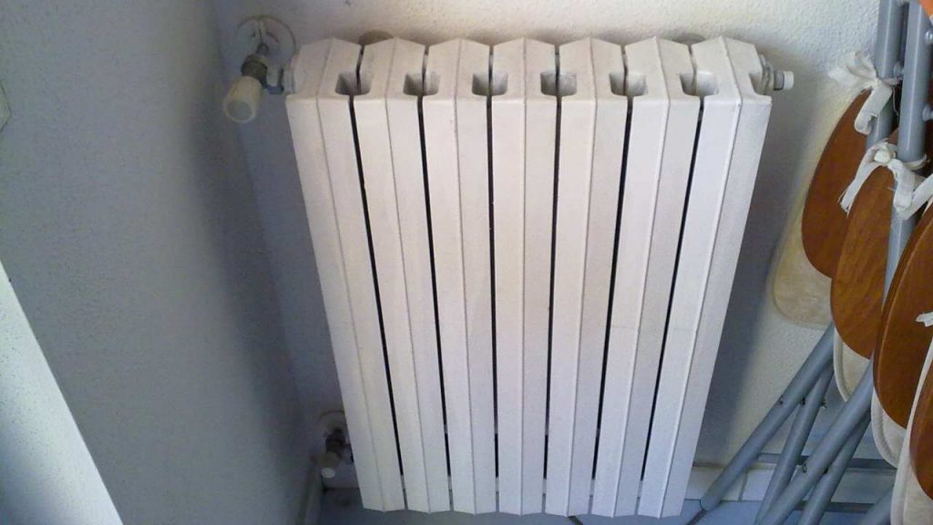 Termosifone extra potente: ecco come accenderlo solo un’ora al giorno | Sentirai la differenza in bolletta