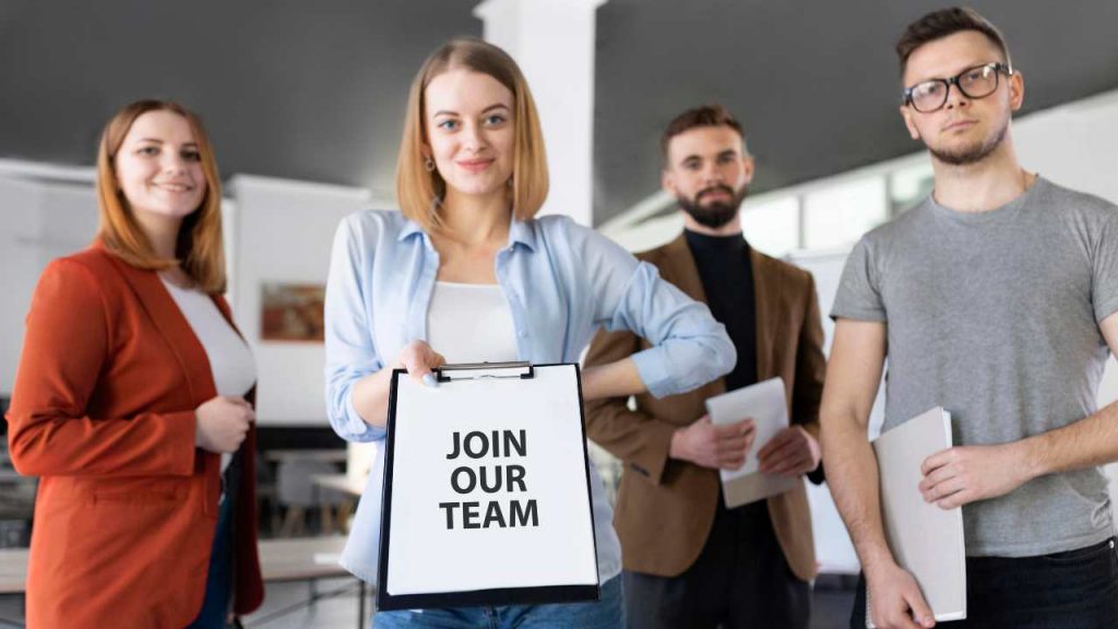 Offerta di lavoro per gli over 30 - giornalepop.it - 20251105