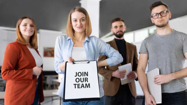 Offerta di lavoro per gli over 30 - giornalepop.it - 20251105